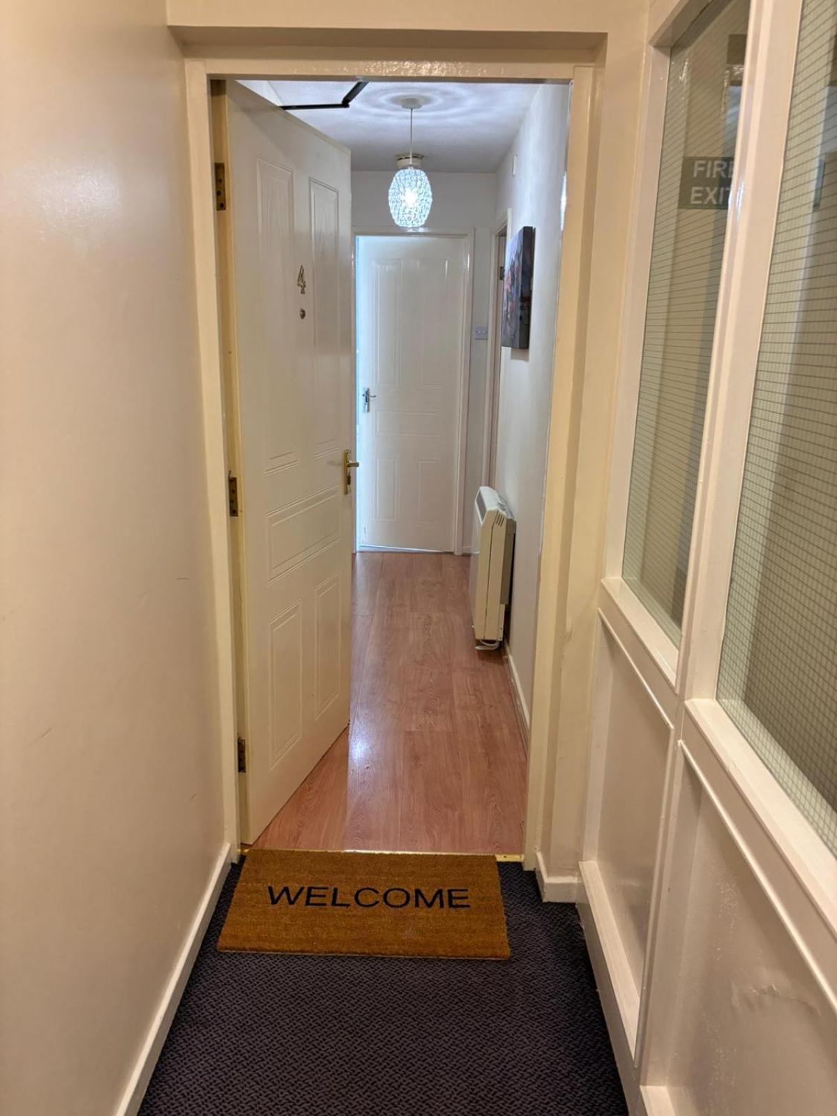 Lovely 2 Dbl Bed Apartment Near Heaton Park And North Manchester Hospital With Parking Екстер'єр фото