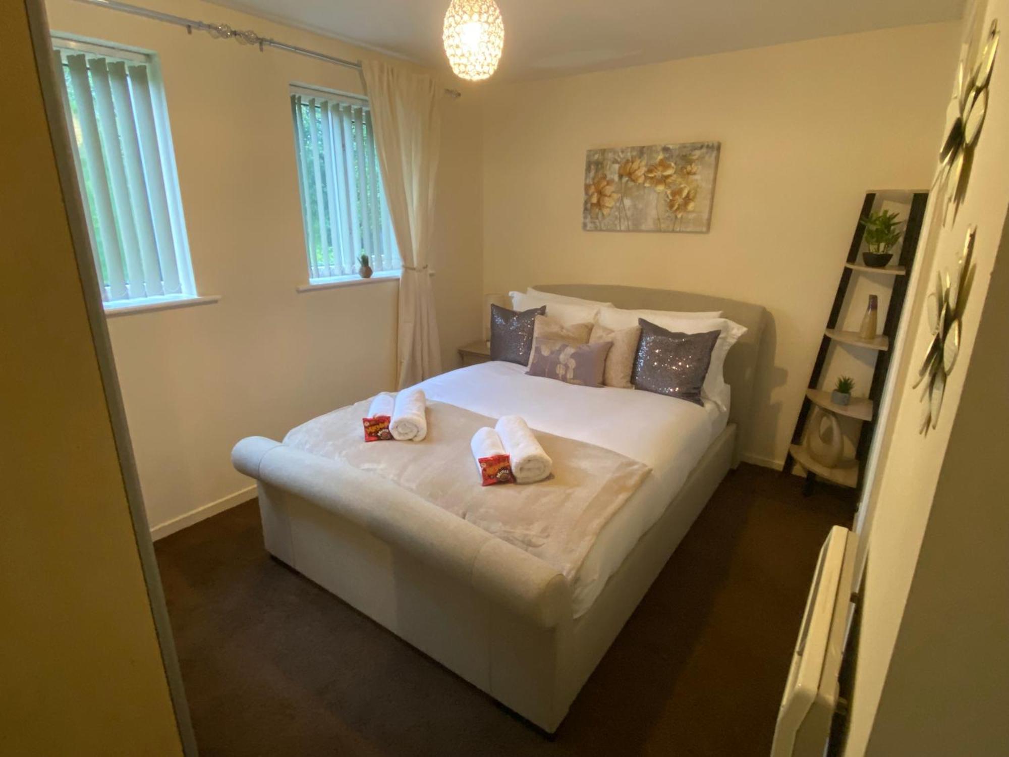Lovely 2 Dbl Bed Apartment Near Heaton Park And North Manchester Hospital With Parking Екстер'єр фото