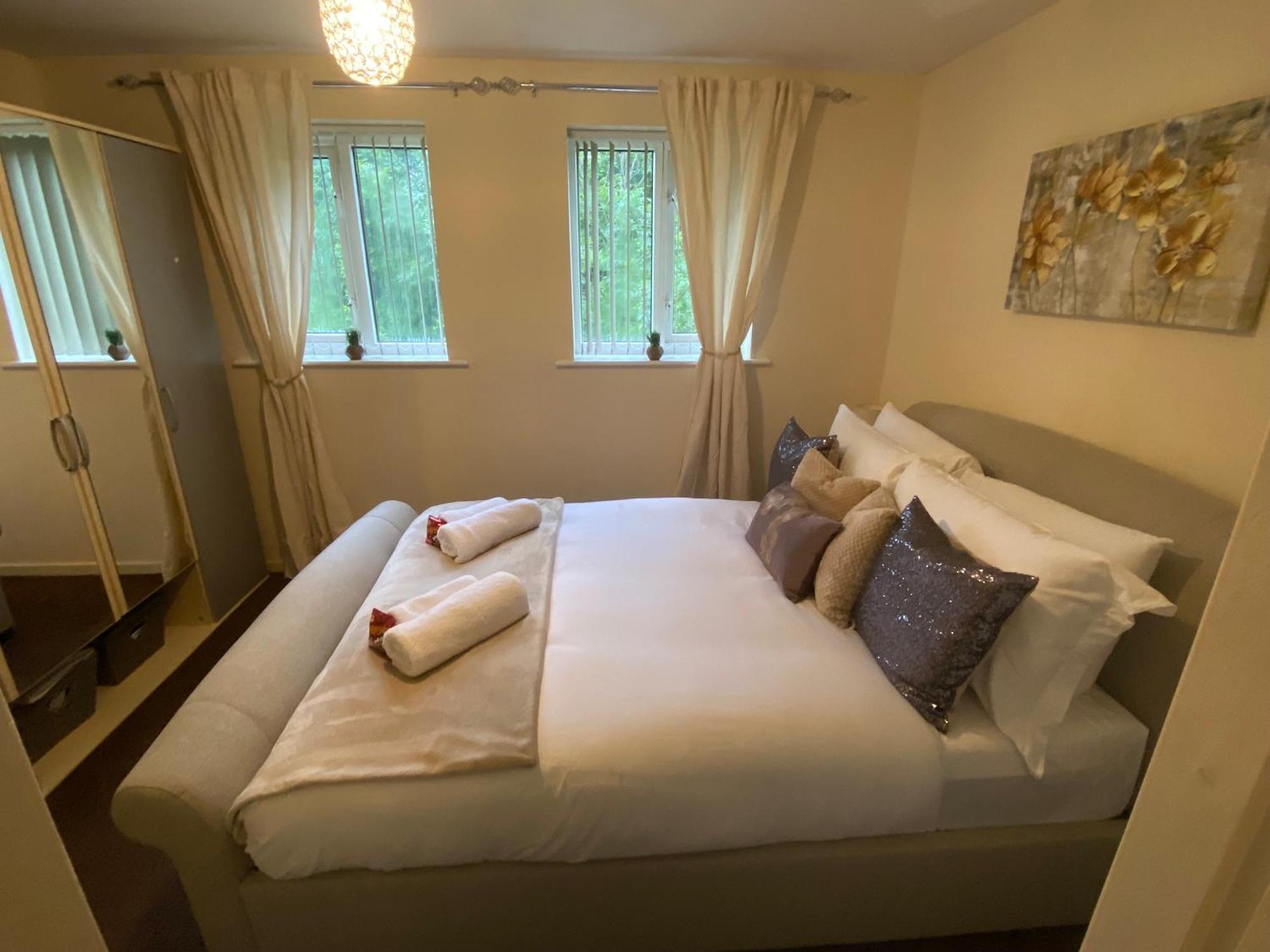 Lovely 2 Dbl Bed Apartment Near Heaton Park And North Manchester Hospital With Parking Екстер'єр фото