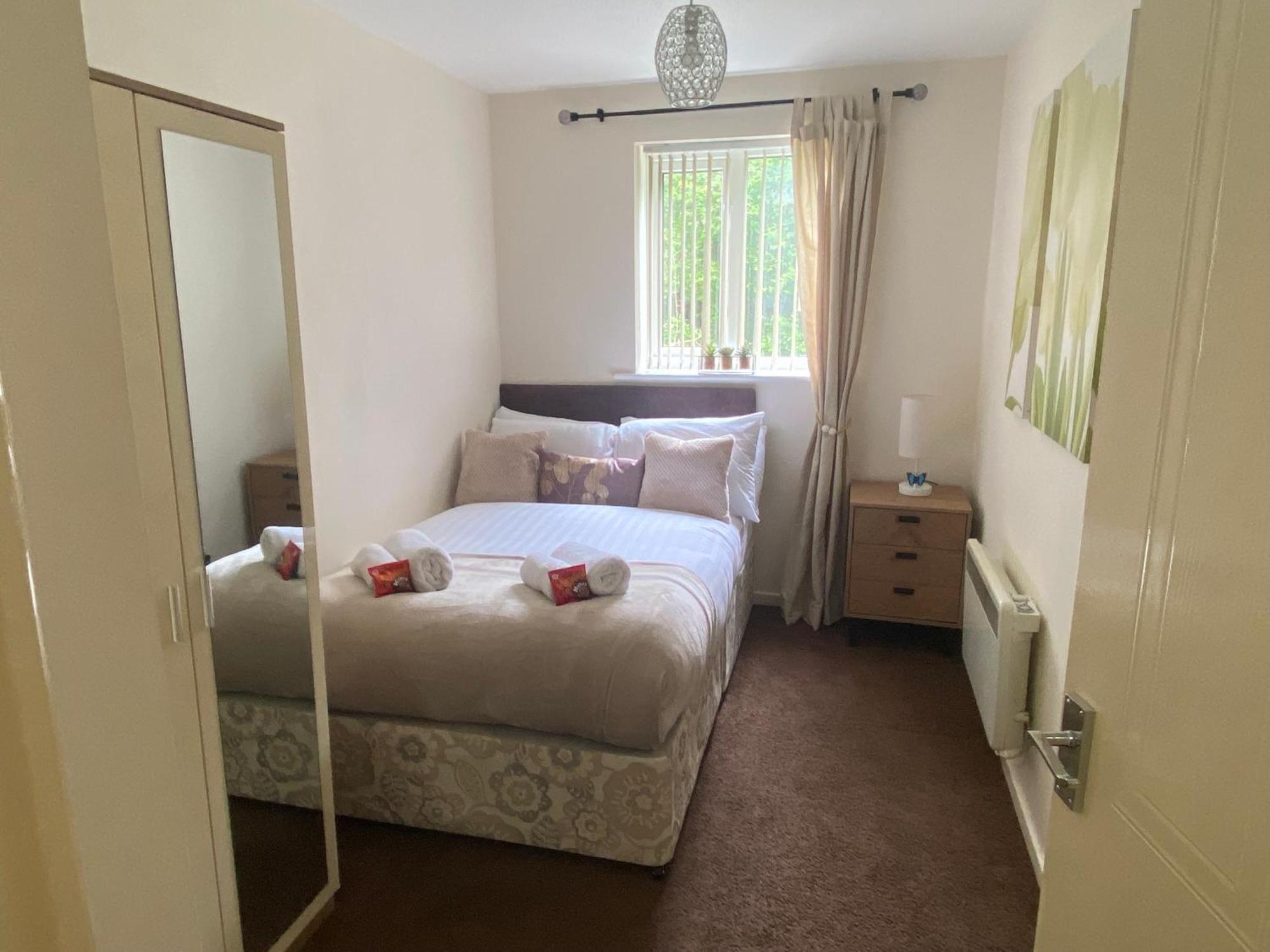 Lovely 2 Dbl Bed Apartment Near Heaton Park And North Manchester Hospital With Parking Екстер'єр фото
